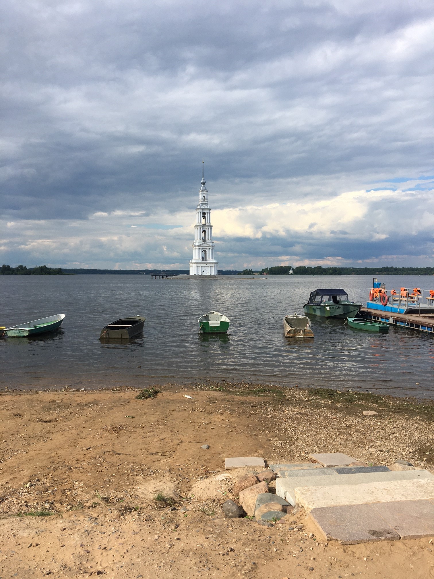 Затопленная Церковь на Рыбинском водохранилище